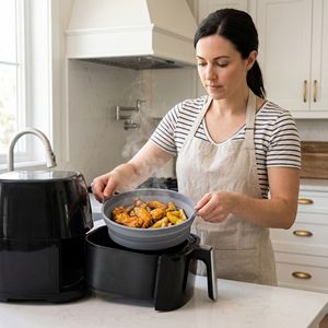 Molde de Silicona Plegable para Pastel con Asas, Venta al Por Mayor |   Bandeja para Hornear Resistente al Calor, Apta para Alimentos, Ecológica, para Horno y Microondas - Product Image 6