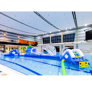 Circuito de Aventuras Inflable Flotante para Piscina con Escalada, Carreras y Tobogán, con Temática de Tiburón de Aguas Profundas - Product Image 2