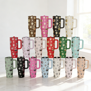 Moioco Mug de voiture personnalisé avec motif patte de chat mignon, 40 oz, avec poignée, couvercle rabattable et paille, <span class=keywords><strong>bouteille</strong></span> anti-fuite, idéal pour les voyages et les cadeaux - Product Image 1