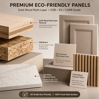 Meuble de cuisine beige en bois à lattes, niche LED, tabourets de bar pour îlot, plans de travail en pierre, armoires hautes, façades de meubles sans poignées
