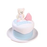 Handgemachte Bären-Erdbeer-Kuchen-förmige Duftkerze Sojawachs Dekorative Kerze Geburtstagsgeschenk Heim Tischdekoration Hochzeits-Souvenir
