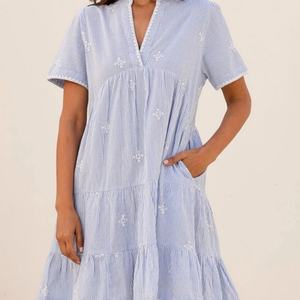 ชุดเดรสผ้าฝ้ายลินินทรงเอ สไตล์ลำลอง คอวี แขนสั้น แต่งระบาย ความยาวปานกลาง สำหรับผู้หญิง  ปรับแต่งได้ตามต้องการ - Product Image 1