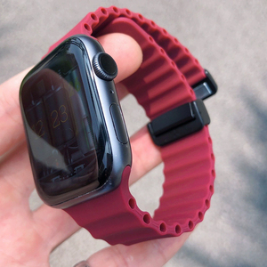 <span class=keywords><strong>Bracelet</strong></span> étanche en silicone souple pour hommes et femmes <span class=keywords><strong>Bracelet</strong></span> sport pour <span class=keywords><strong>Apple</strong></span> <span class=keywords><strong>Watch</strong></span> Series 10 9 8 7 <span class=keywords><strong>SE</strong></span> 2nd <span class=keywords><strong>SE</strong></span> Magnetic Band - Product Image 2