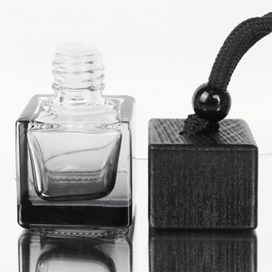8ml Mini vacío gradiente negro cuadrado coche Perfume botella de vidrio con tapa colgante de madera para difusor de coche - Product Image 2