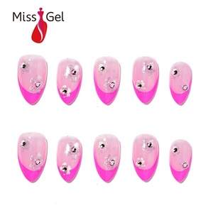 <span class=keywords><strong>Faux</strong></span> Ongles Courts en Forme d'Amande à Motif Floral Pailleté avec Strass, à Coller, Ongles Artificiels Permanents en Gros - Product Image 1
