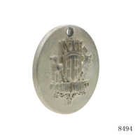 Étiquette métallique ronde personnalisée avec logo en relief, étiquette métallique anti-rouille en laiton, étiquette suspendue pour accessoires de porte-clés