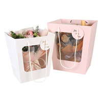 Sac fourre-tout classique en forme de T pour cadeaux floraux avec fenêtre transparente en PVC, en papier kraft imperméable blanc/rose
