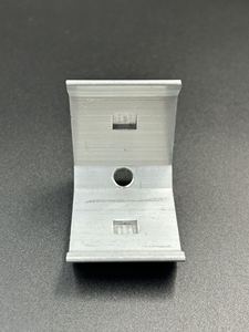 뜨거운 판매 자동 재료 운송 알루미늄 합금 앵글 브래킷 펀칭기 향상 창 도어 제작 - Product Image 3
