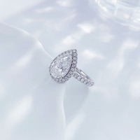 Bague en platine Pt950 avec diamant de laboratoire taille goutte d'eau, coupe brillante, style luxueux, 3 griffes, pierres latérales certifiées IGI