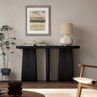 Table console en bois massif rectangulaire de style moderne avec des bords arrondis et des pieds au design noir, pour l'entrée