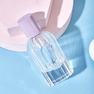 Flacon de parfum vide de luxe en verre de 100 ml avec étiquette métallique personnalisée en forme de cage, OEM - Product Image 4