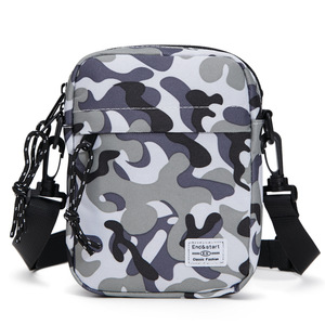 Mini bandolera de lona multifuncional personalizada 2025 para hombre, compartimento para teléfono móvil de viaje al aire libre a la moda - Product Image 1