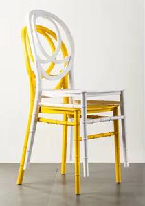 Chaises de banquet empilables modernes en plastique doré et argenté, style Chiavari Tiffany, pour hôtel - Product Image 2