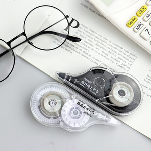 Cinta de corrección de <span class=keywords><strong>estilo</strong></span> Mujis Simple, color blanco y negro, corrección no tóxica de alta calidad para estudiantes - Product Image 1