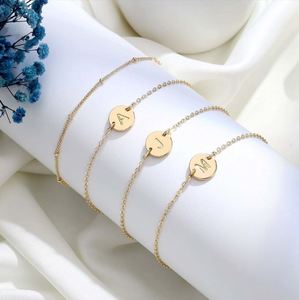 Pulseras con Iniciales de Oro Personalizadas de Fábrica a Bajo Precio, Pulseras Delicadas con Disco Chapado en Oro de 14K, Monograma con Letra de la A a la Z para Mujer - Product Image 1