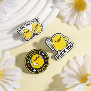 Pin Esmaltado de Pato Enfadado con Cuchillo, Broche de Solapa con Diseño '<span class=keywords><strong>What</strong></span> <span class=keywords><strong>The</strong></span> <span class=keywords><strong>Duck</strong></span> No Ducks Given', Joyería Divertida, Regalo para Amigos - Product Image 2