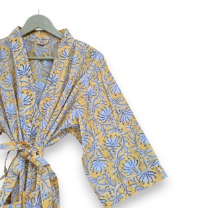 ชุดกิโมโนผู้หญิงลดราคา ไซส์ใหญ่ สีขาว ผ้าฝ้าย พิมพ์ลายดอกไม้ด้วยมือ สำหรับใส่พักผ่อน มีราคาขายส่ง - Product Image 2