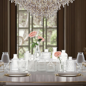 <span class=keywords><strong>Vase</strong></span> de table <span class=keywords><strong>en</strong></span> <span class=keywords><strong>verre</strong></span> transparent de style europé<span class=keywords><strong>en</strong></span> moderne de luxe Mini ornements de table à manger <span class=keywords><strong>en</strong></span> relief - Product Image 6