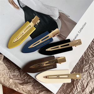 Horquilla para el <span class=keywords><strong>Cabello</strong></span> Estilo Francés SY Gold Standard, con Flequillo Roto, de Acetato sin Costuras, para Uso Diario, Colores y Empaque Personalizables - Product Image 2