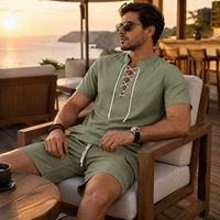 Ensemble 2 pièces pour homme en coton et lin mélangé avec chemise à col montant à lacets et short cargo, tenue décontractée d'été pour homme