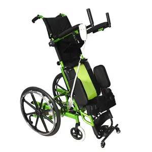 힘 장애인을 위한 전기 접히는 휠체어를 위로 서 있으십시오