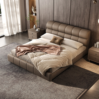Lit double de luxe italien moderne en cuir véritable, cadre de lit capitonné, lit king size, mobilier de chambre principale, lit double design