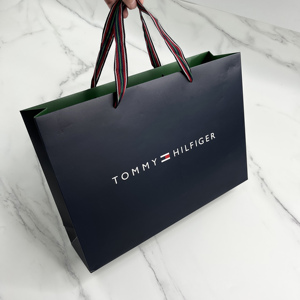 ถุงกระดาษสีน้ำเงินเข้มแบบกำหนดเองพร้อมโลโก้แบรนด์ - บรรจุภัณฑ์หรูหราสำหรับแบรนด์เสื้อผ้า - Product Image 4