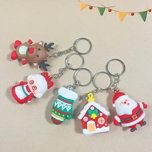 Juego de 24 Llaveros Sorpresa Navideños - Adorables Colgantes para Bolsos Navideños, Ideales como Recompensas Escolares y Recuerdos para Fiestas Navideñas para Niños - Product Image 4