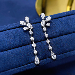 Eleganti Orecchini a Perno con Fiore per Donne, Orecchini Pendenti a Goccia Lunghi, Gioielli per Uso Quotidiano e Feste, Vendita all'Ingrosso - Product Image 1