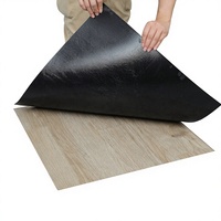 Revêtement de sol PVC auto-adhésif épais, résistant à l'usure et imperméable, motif grain de bois réaliste pour usage résidentiel et commercial