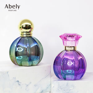 Bouteilles de parfum vides décorées de 50ml avec pompe poussoir et bouchons Bouteilles de parfum 50ml Parfum de luxe en gros à Dubaï - Product Image 5