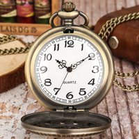 Reloj de Bolsillo de Cuarzo con Cadena y Marco Metálico Hueco con Números Arábigos, Estilo Retro