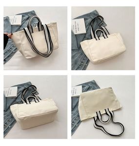 Sac fourre-tout en toile de coton personnalisable de haute qualité avec logo sur mesure, faible MOQ, idéal pour les cadeaux promotionnels - Product Image 4