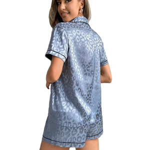 Ropa de Dormir Térmica Orgánica de Lujo y Cómoda para Mujer, Conjunto de Pijama de Corte Clásico con Corte Relajado, Colores Personalizados y Bordado - Product Image 1