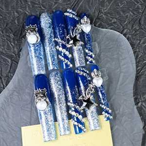 เล็บปลอมอะคริลิคแบบเต็มเล็บทรงโลงศพ งานแฮนด์เมดขายส่ง ลายไล่สีชมพู/ขาว ประดับเพชร ปลายเล็บยาว - Product Image 3