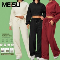 Ensemble de survêtements OEM/ODM pour femmes : sweat à capuche en polaire, veste courte, soutien-gorge de yoga dos nu, pantalon de sport – Collection fitness personnalisable