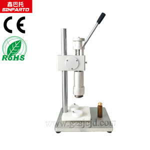 Machine de capsulage manuelle de Guangzhou pour flacons de parfum, à entraînement par engrenages, facile à utiliser, pour l'industrie chimique, garantie 1 an - Product Image 2