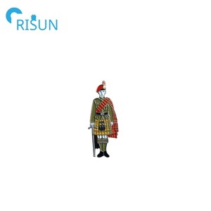 Fabrication personnalisée émail écossais Kilt broche Ecosse jupe Logo épinglette Écossais Tartan Kilt épingle insigne - Product Image 5