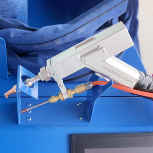 Machine de soudage au laser à fibre portative Raycus 1,5 kW 2 kW 3 kW 4 en 1 pour métal, acier inoxydable, acier au carbone, aluminium - Product Image 5