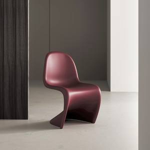 <span class=keywords><strong>Chaise</strong></span> de salle à manger en plastique Nordic Pantone, style créatif français, design viral, minimaliste moderne, personnalisable - Meubles en fibre de verre - Product Image 3