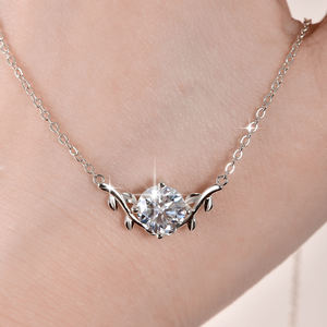 Elegante Collar con Colgante de Hoja y Cadena para Clavícula, Chapado en Oro Brillante, Moissanita de 2 Quilates, Color D, Claridad VVS1, Diseño de Planta de Vid, para Mujer - Product Image 6