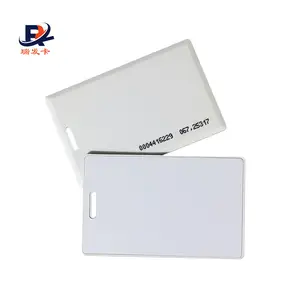Bajo costo 860-960MHz Proximidad RFID Tarjeta de identificación de estudiante escolar de PVC de plástico blanco en blanco inteligente