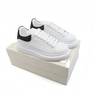 أحذية رياضية فاخرة أصلية من McQ للرجال والنساء، أحذية عالية الجودة، أحذية نسائية بأسلوب الملكة - Product Image 1