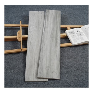 Piastrelle in Ceramica Antiscivolo con <span class=keywords><strong>Texture</strong></span> Bianca e <span class=keywords><strong>Grigia</strong></span> per Pavimenti di Camere d'Albergo, Effetto Legno Rustico Opaco in Porcellana - Product Image 2