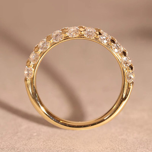 Anello dal Design Minimalista Stile Pave per Donne - Product Image 4