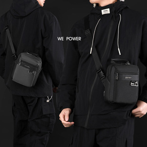 กระเป๋าคาดลำตัวผู้ชายคุณภาพสูง น้ำหนักเบา กันน้ำ ดีไซน์ทันสมัย - Product Image 5