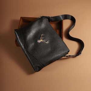 Sac messager en cuir véritable pour hommes, motif animalier noir, sac à bandoulière durable pour voyage d'affaires, été 2021 - Product Image 3