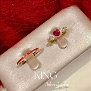 Anillo en Forma de Corazón de Plata de Ley 925 Chapado en Oro con Incrustaciones de Piedras Rojas, Joyería para Mujer, Regalo - Product Image 1