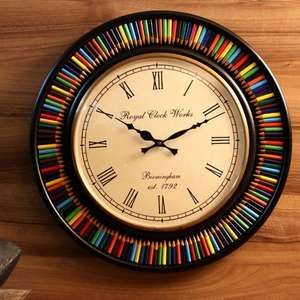 Horloge murale artisanale en crayons assortis, horloge décorative en crayons de couleur en bois pour chambre d'enfant, cadeau de décoration scolaire, artisanat fait main pour la maison - Product Image 4