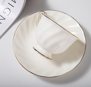 ชุดกาแฟเซรามิกเคลือบทองสไตล์ยุโรป พร้อมจานรอง  ผลิตจากเซรามิกเนื้อกระดูก  ปลอดภัยต่อสิ่งแวดล้อม ใช้กับเครื่องล้างจานได้ เหมาะสำหรับโรงแรมหรูและร้านกาแฟ - Product Image 3